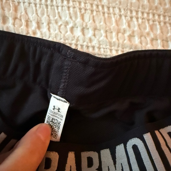 Under Armour Black Athletic Shorts Performance Comfort - Picture 3 of 5